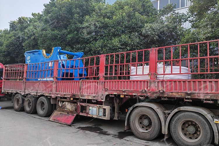 大華重工顎式破碎機和直線篩發(fā)往越南市場