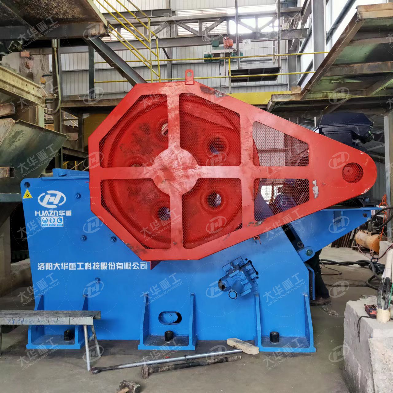 反擊式破碎機可以輕松破碎石灰?guī)r礦石